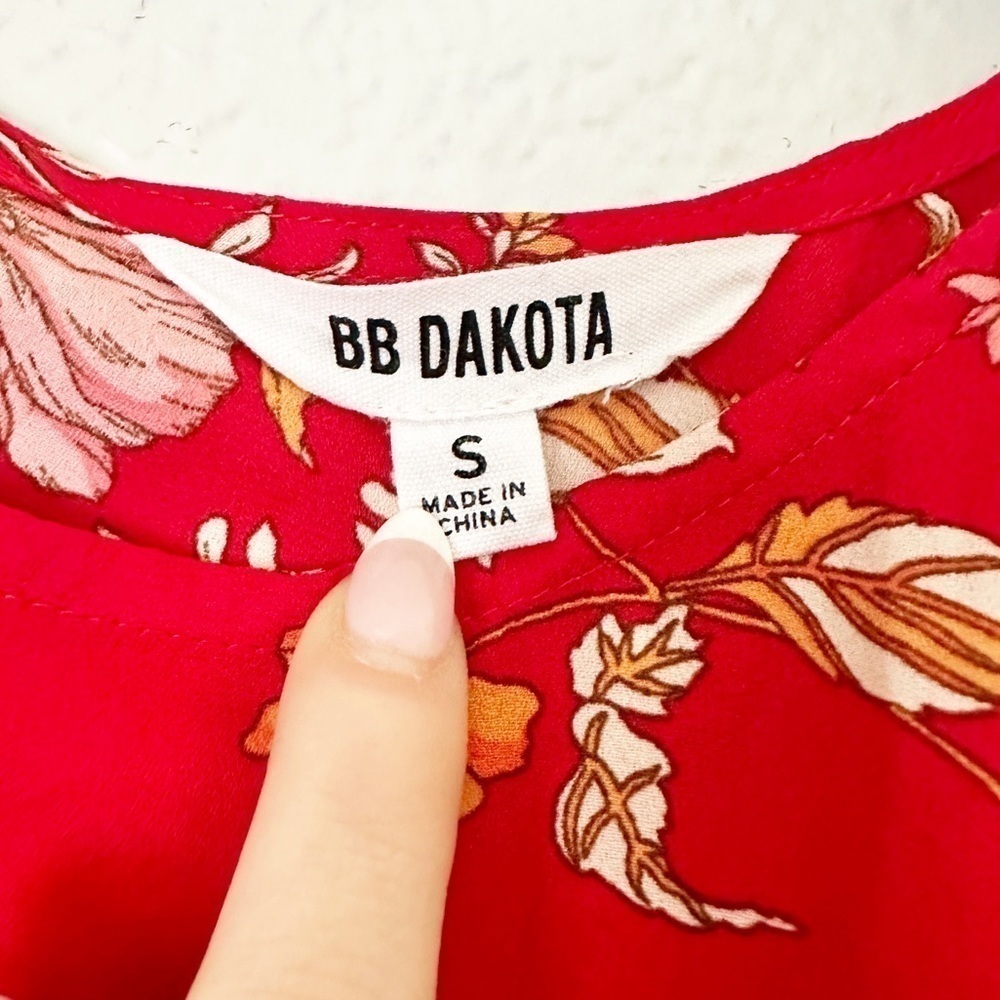 BB DAKOTA Red Bloom With A View Blouse - Picture 3 of 7